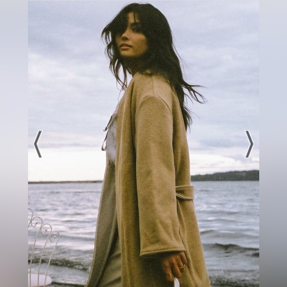 Wool wrap coat - Picture 6 of 16